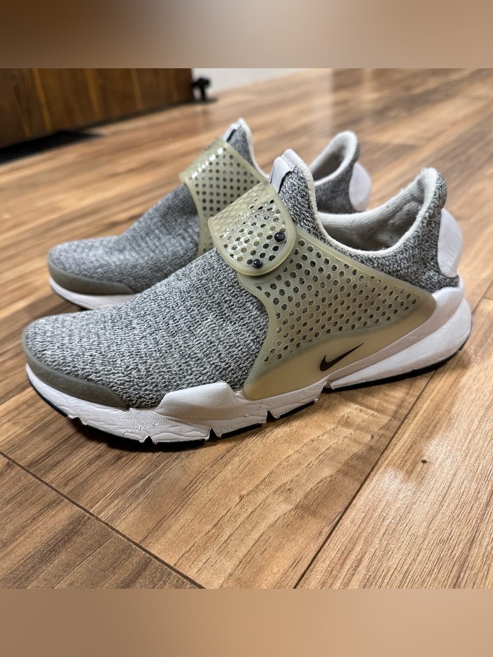 Nike Sock Dart Shoes Metro Grey Women’s Size 6 Running Gym Everyday 862412-100